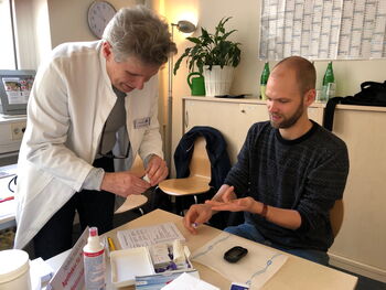 Gesundheitstag bei der tandem BTL: Blutzuckermessung Gesundheitstag bei der tandem BTL: Blutzuckermessung